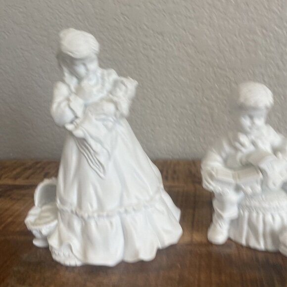 Department 56 Winter Silhouette Christmas Presents 78050 Kids Porcelain w/ Box - Picture 6 of 11